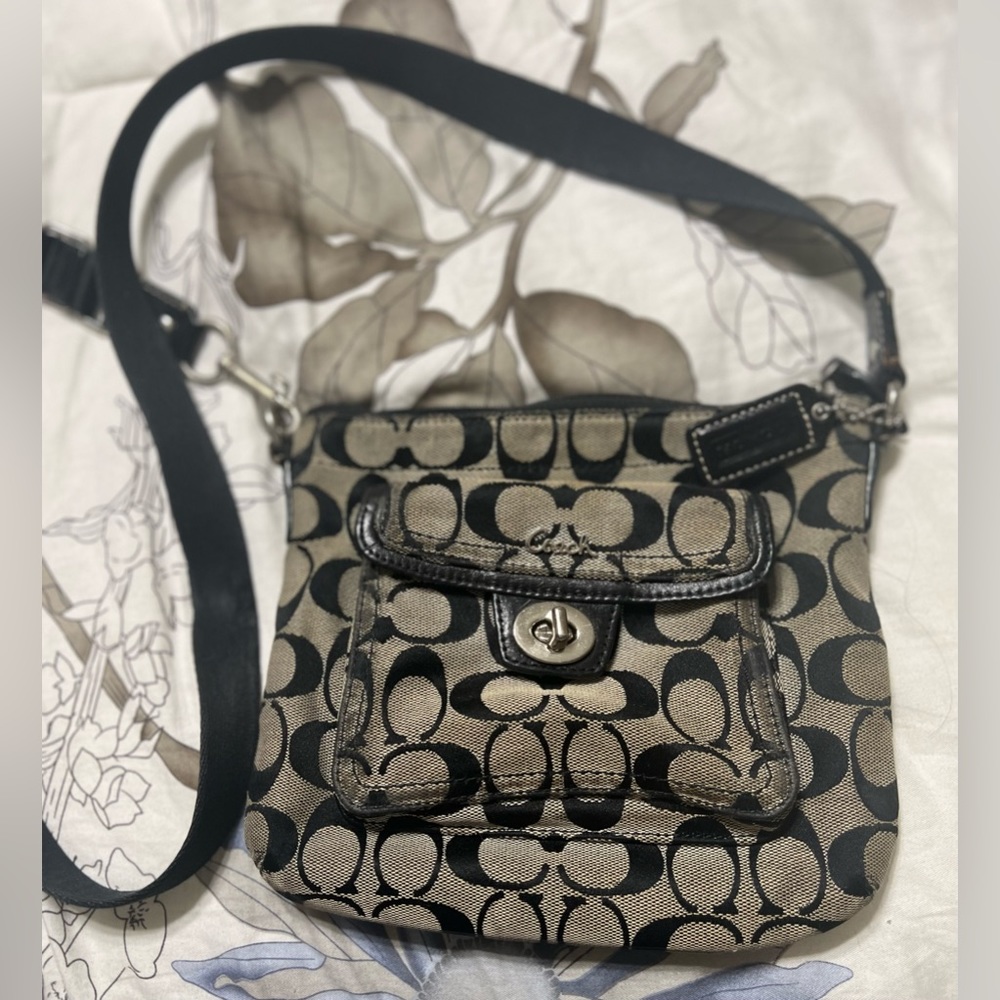 COACH VINTAGE CANVAS CROSSBODY BAG!